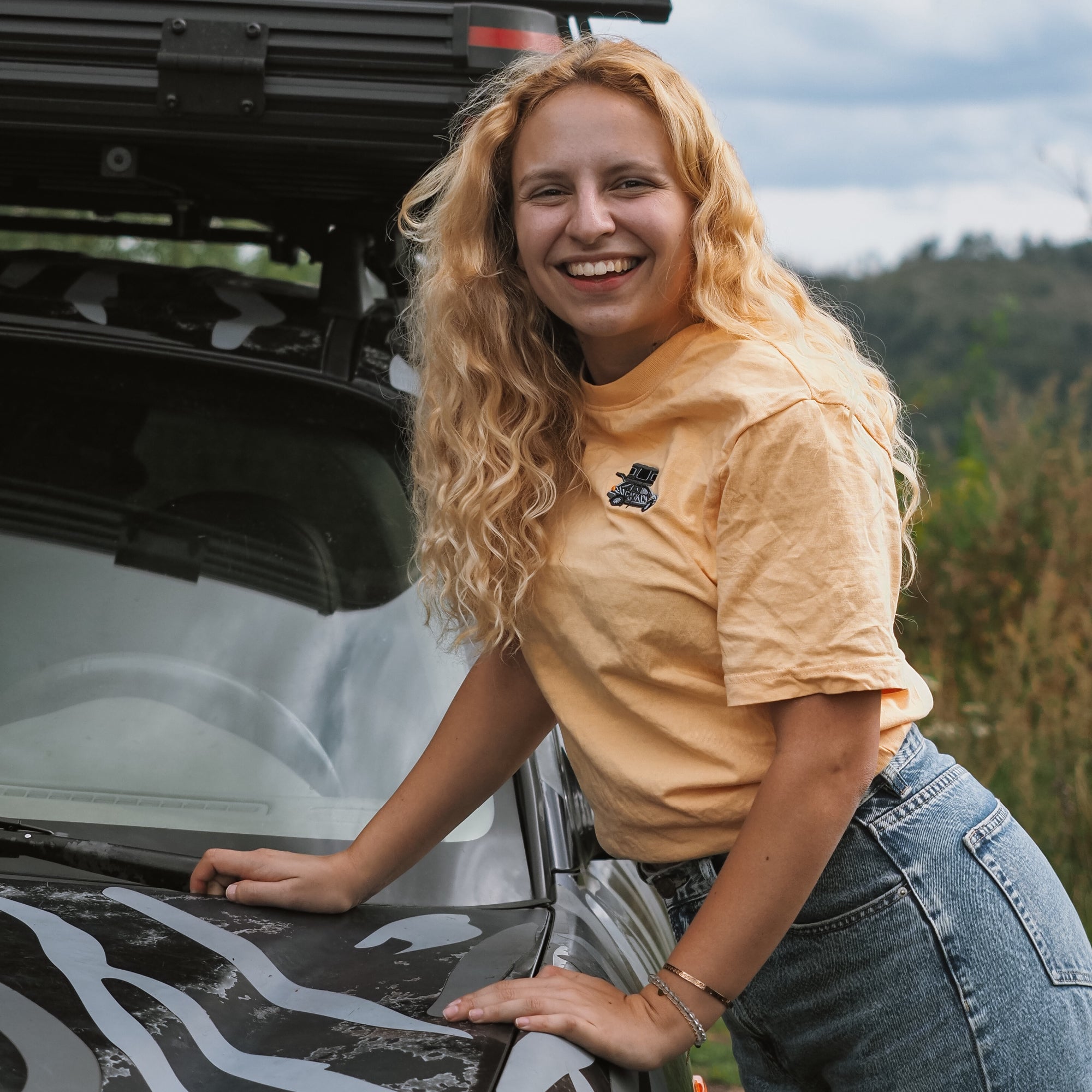 BOXIO x kommando.frei I T-shirt con ricamo