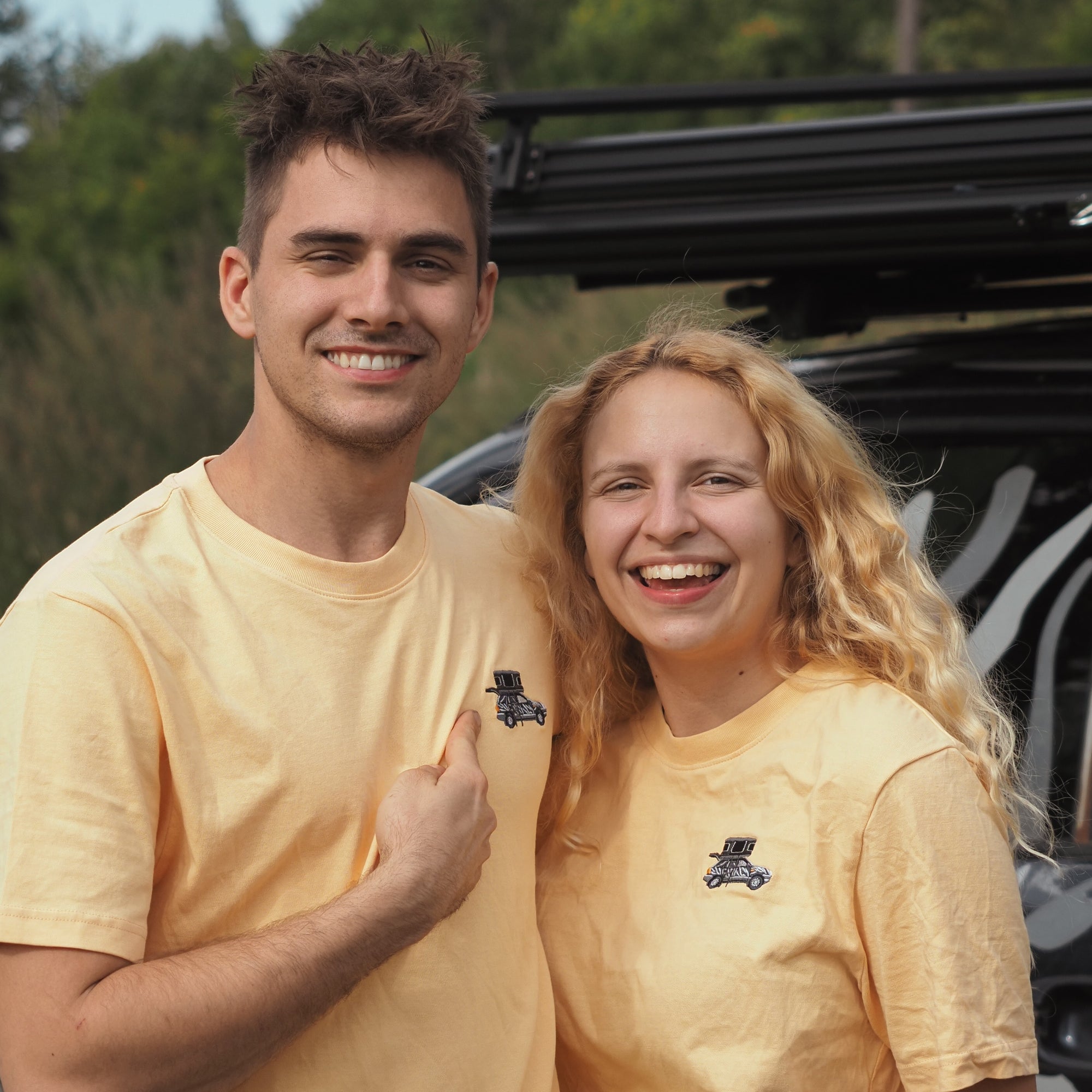 BOXIO x kommando.frei I T-shirt con ricamo