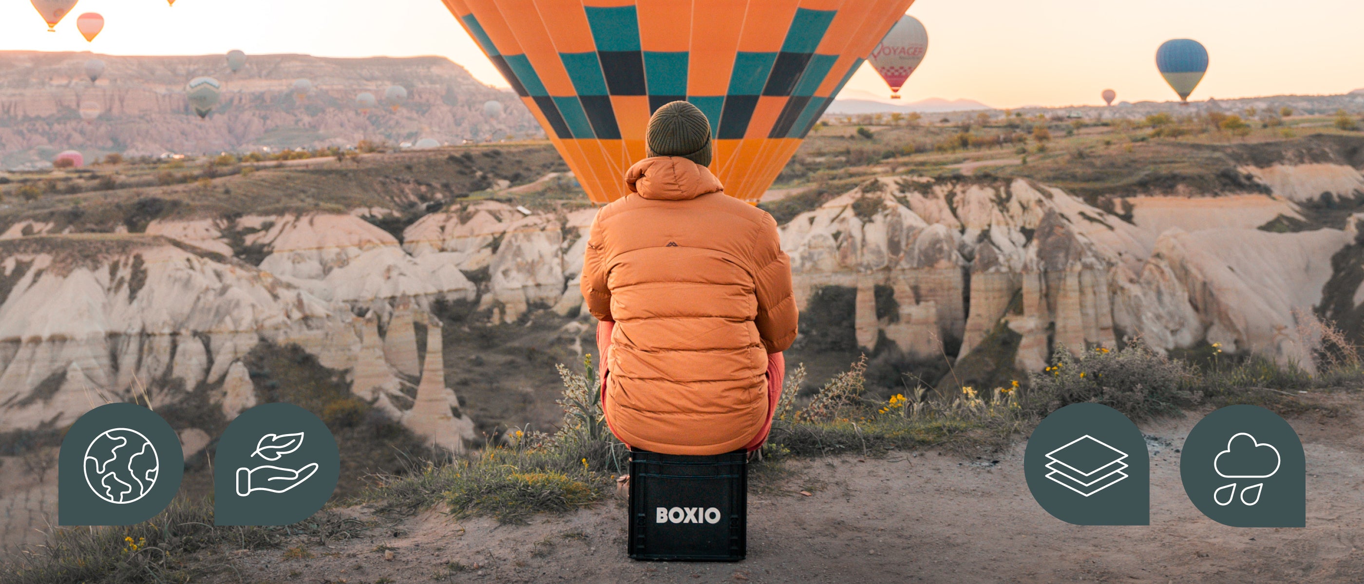 trenntoilette vor heißluftballon