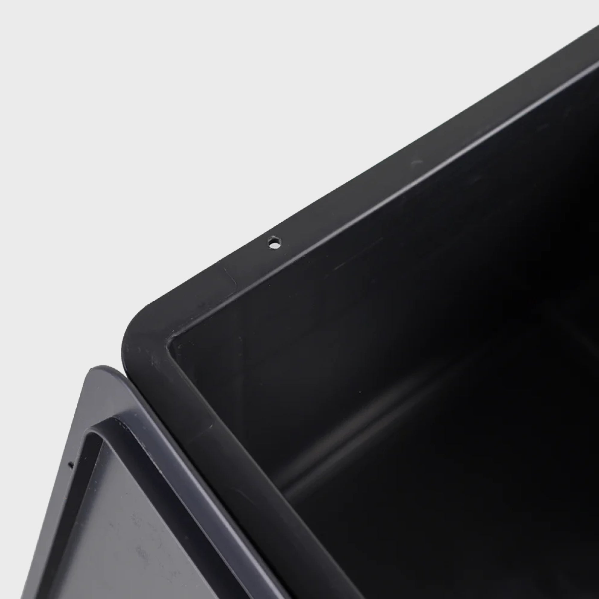 BOXIO SOLO | Eurobox con fori per BOXIO TOILET & WASH (senza coperchio)